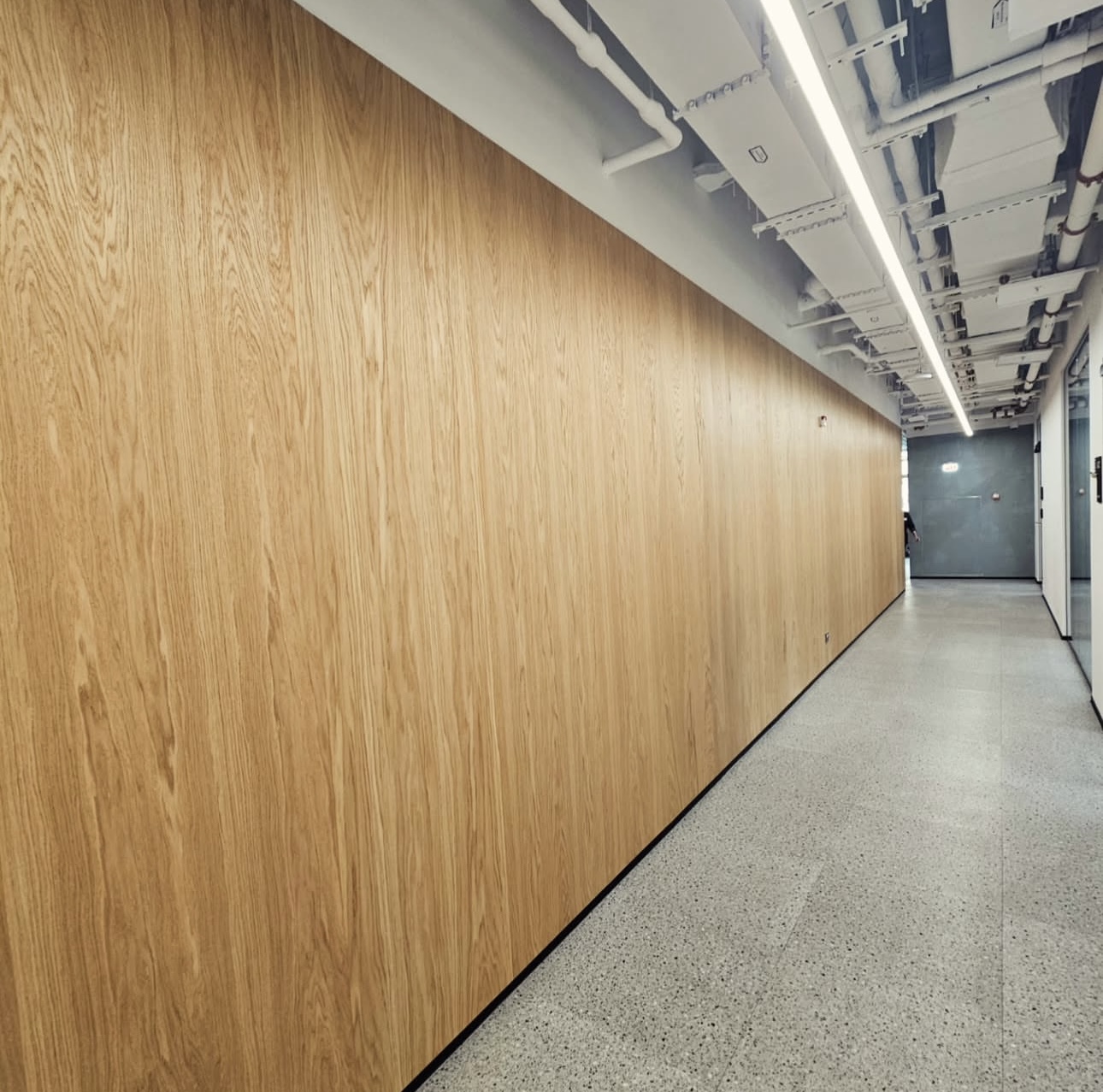 Панели в шпоне дуба