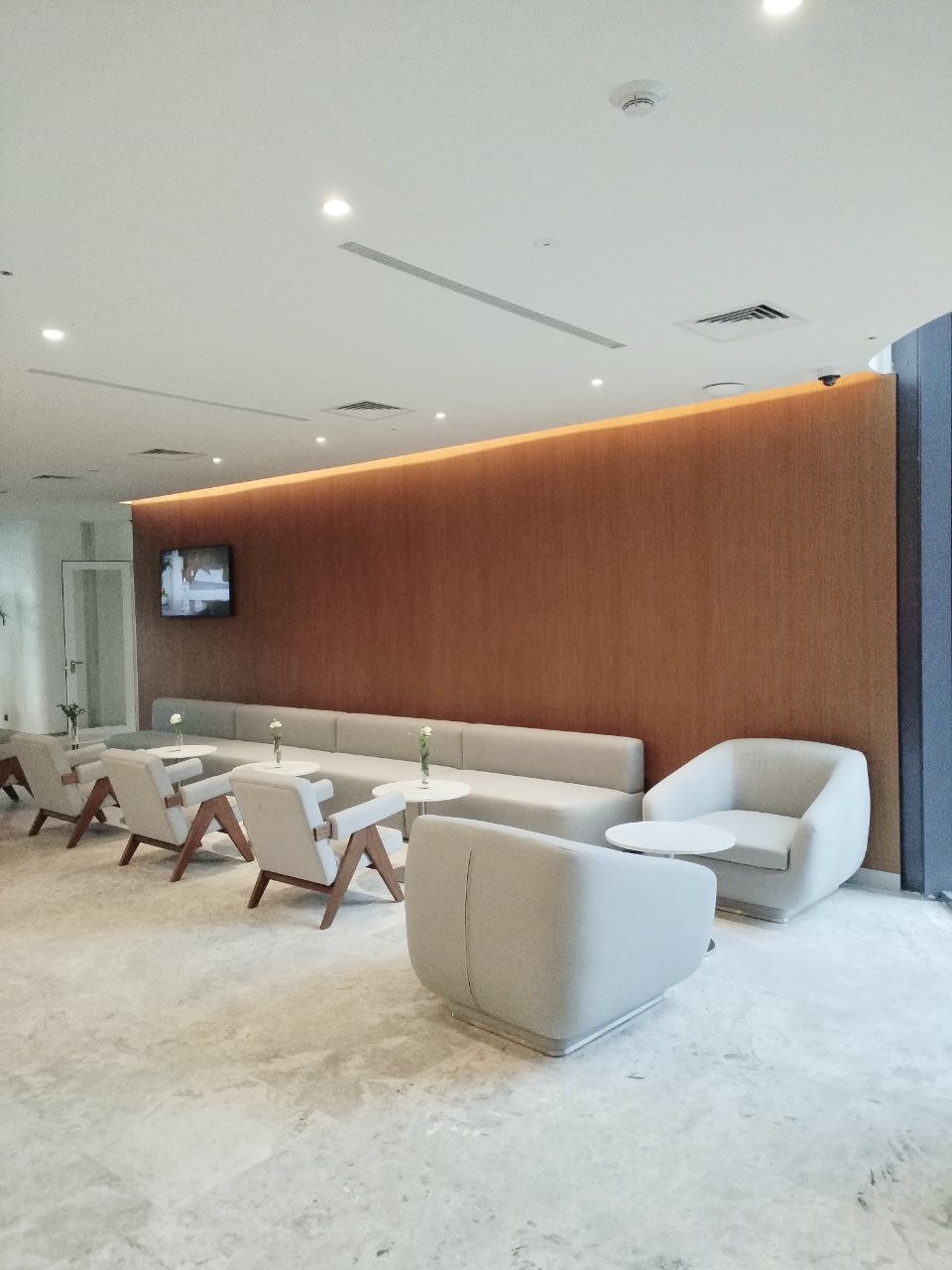 ПАНЕЛИ В ШПОНЕ,  АКУСТИЧЕСКИЕ ПАНЕЛИ, КОРПУСНАЯ МЕБЕЛЬ,  ДЕКОРАТИВНЫЕ РЕЙКИ, БАЛКИ, ИЗДЕЛИЯ ИЗ КАМНЯ,  ЗЕРКАЛА И СТЕКЛА