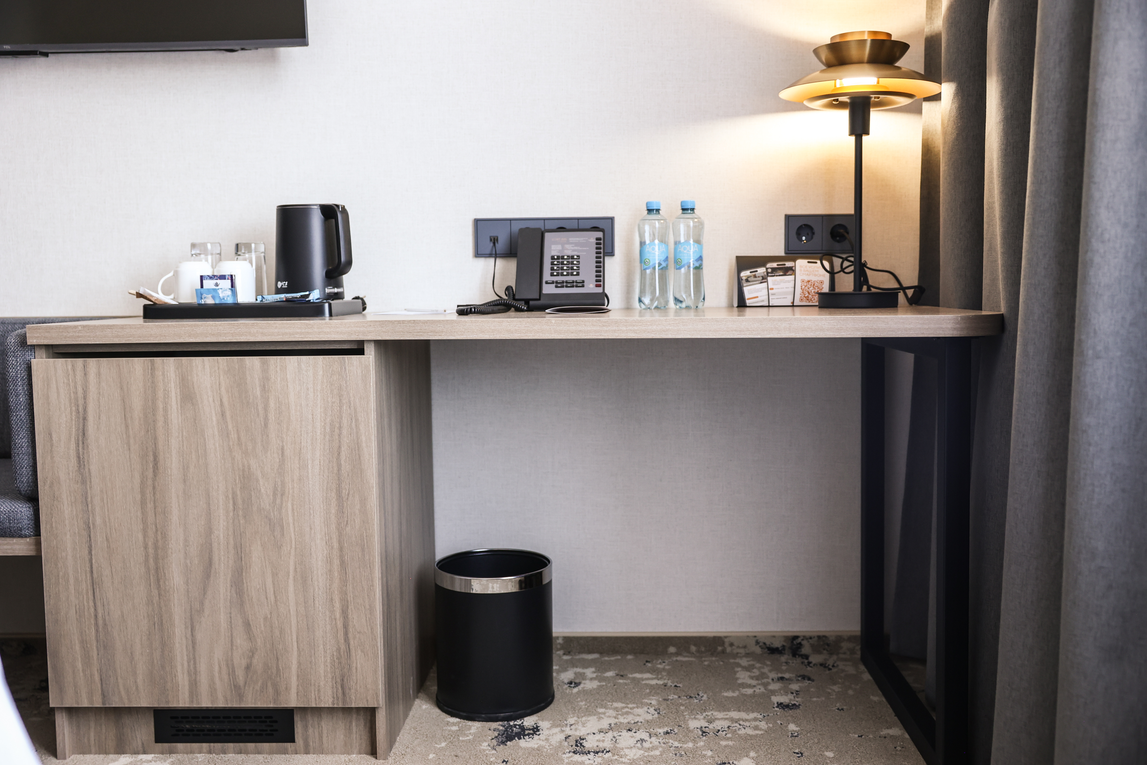 Корпусная мебель для отелей и гостиниц, шпонированные изделия,мебель для гостиниц